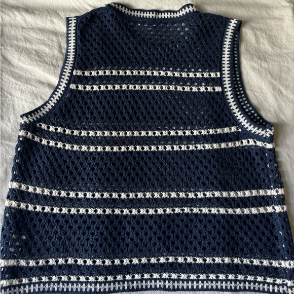 Solitaire Navy and Cream Pullover Knit Vest - Picture 2 of 3